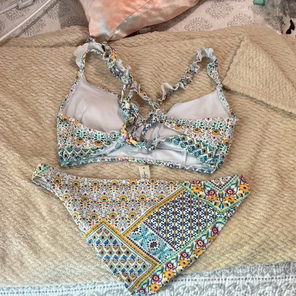 Colorful Patterned Bikini Set - Picture 4 of 4